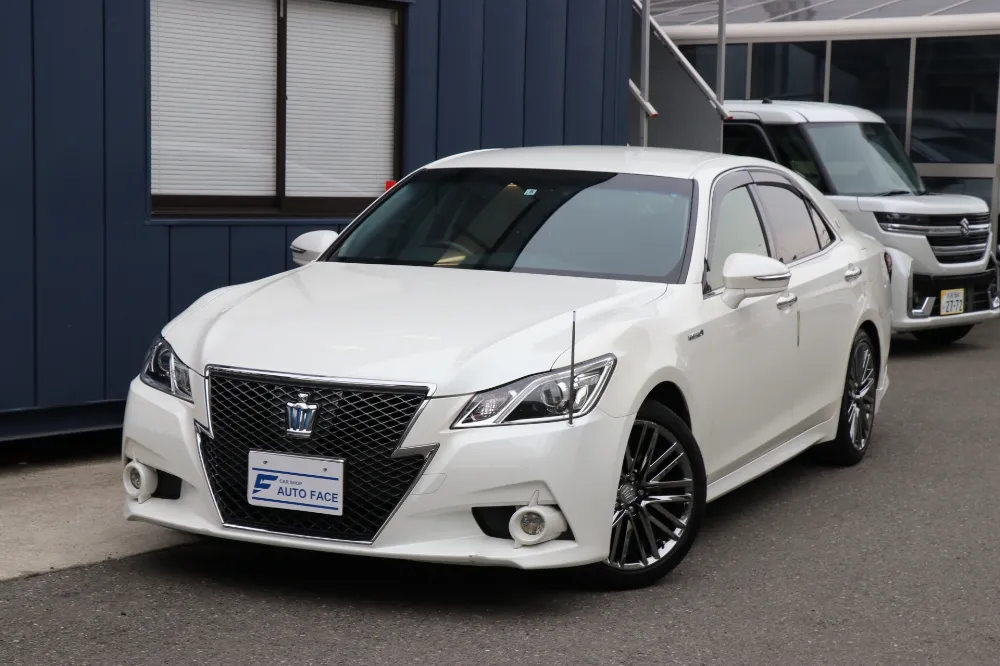 【ご成約】トヨタクラウンハイブリッド