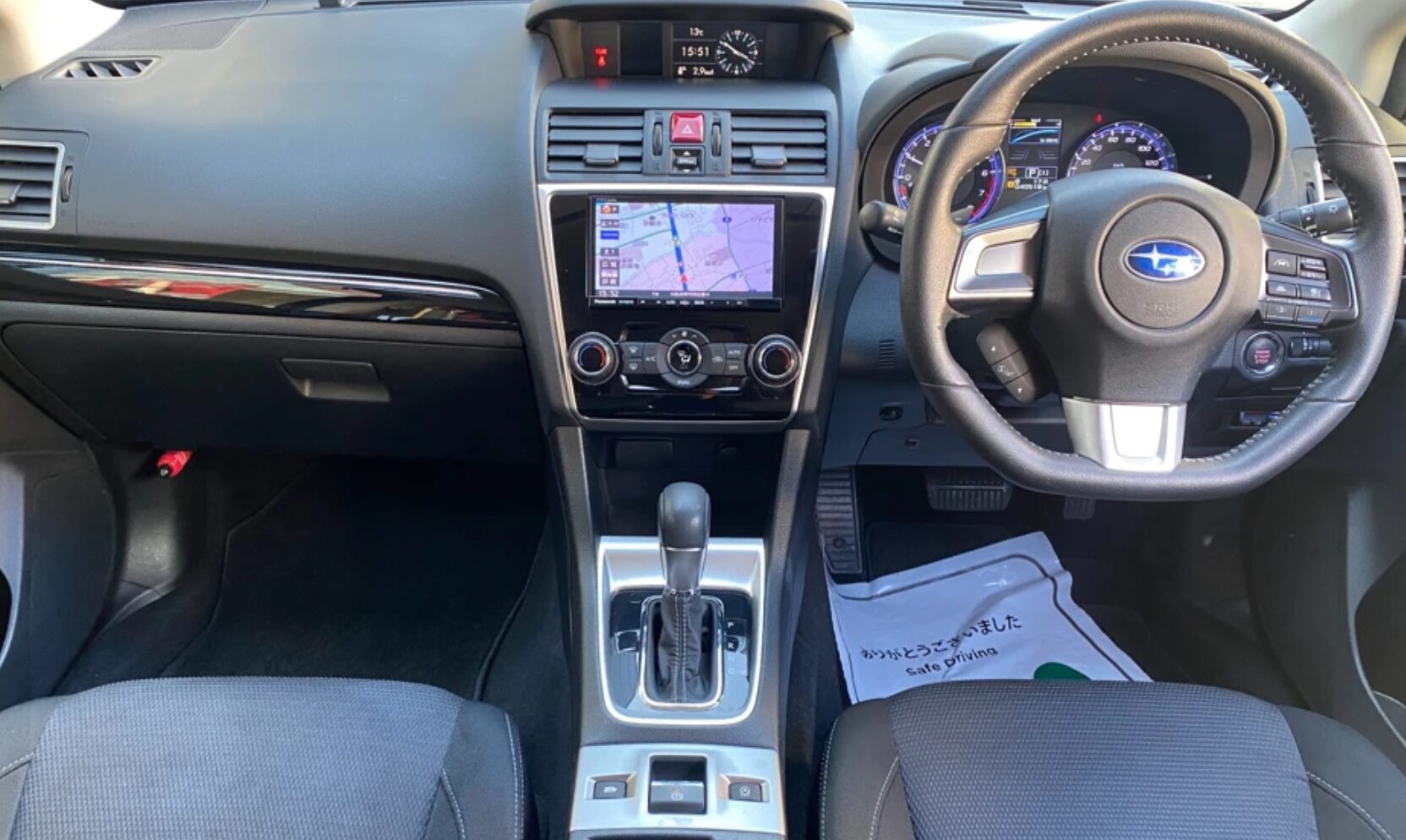 スバルレヴォーグ