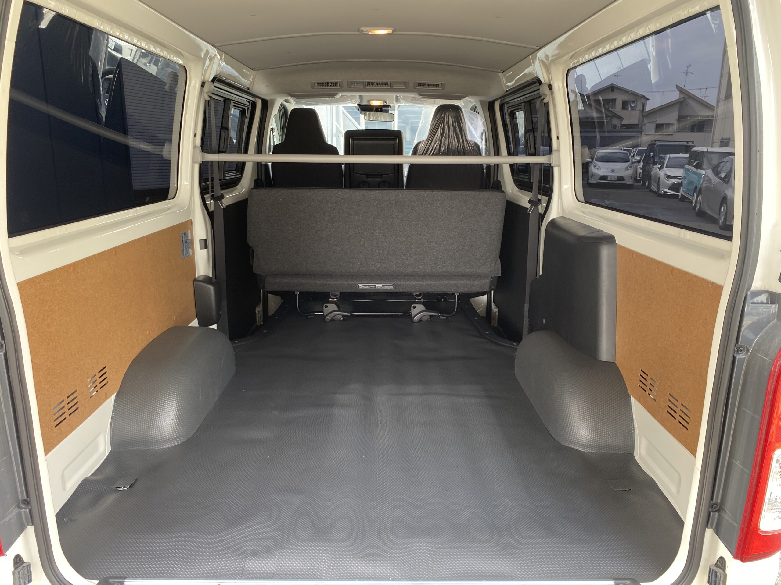 トヨタハイエースバン